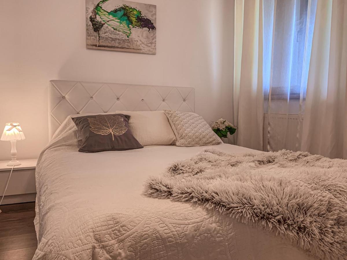 Apartment 2 Rooms Luxury Bucareste Exterior foto