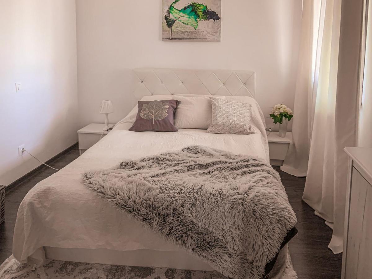 Apartment 2 Rooms Luxury Bucareste Exterior foto